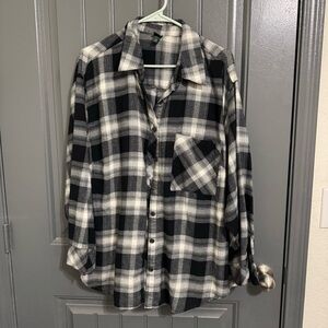 Wild Fable Black and White Plaid Button-Up Shirt